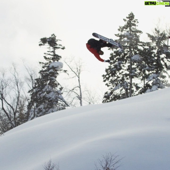 Torstein Horgmo - 4.9K Likes - ❄️🔊 Daydreaming 🔊❄️
Moments from Light, still up on @Shred_Bots
Feat: @wernistock
@RockstarEnergy
@GoPro
@Oakley @OakleySnowboarding
@UnionBindingCo
@CoalHeadwear
@SoundBox