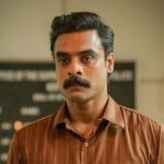 Tovino Thomas Instagram - ആനന്ദ് നാരായണൻ 🤎 #AnweshippinKandethum 📷 @sinat_savier