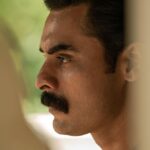 Tovino Thomas Instagram - ആനന്ദ് നാരായണൻ 🤎 #AnweshippinKandethum 📷 @sinat_savier