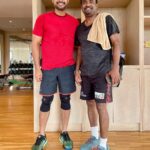 Tovino Thomas Instagram - Wow, today's workout just got super exciting.💫 I had the privilege of meeting the one and only legendary spinner,Muttiah Muralitharan 🤩 @murali_800 #Fanboymoment