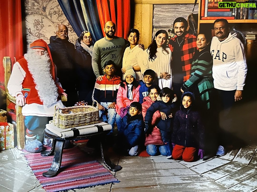 Tovino Thomas Instagram - "Making priceless memories with Santa and the ones I love the most ❤️🎅🎄" #throwback #rovaniemi #santaclaus #santaclausvillage