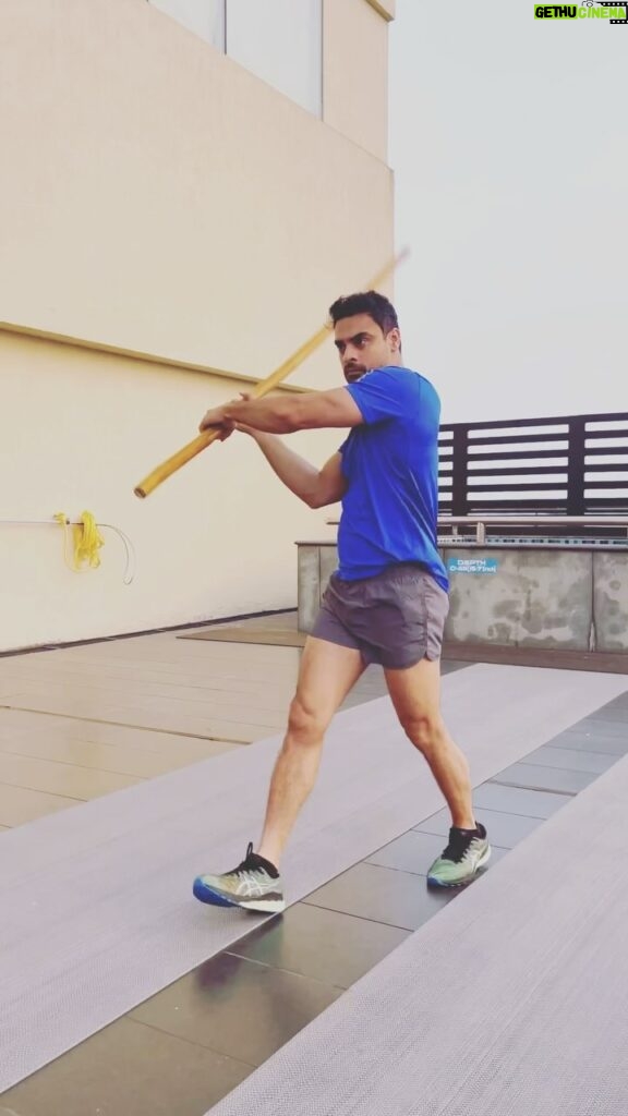 Tovino Thomas Instagram - “Practice is not only the path to perfection, but also the journey itself. #PracticeMakesPerfect” #identity #ARM @pv_sivakumar_gurukkal_ @irfan_ameer_mohd @alithefitnesscoach