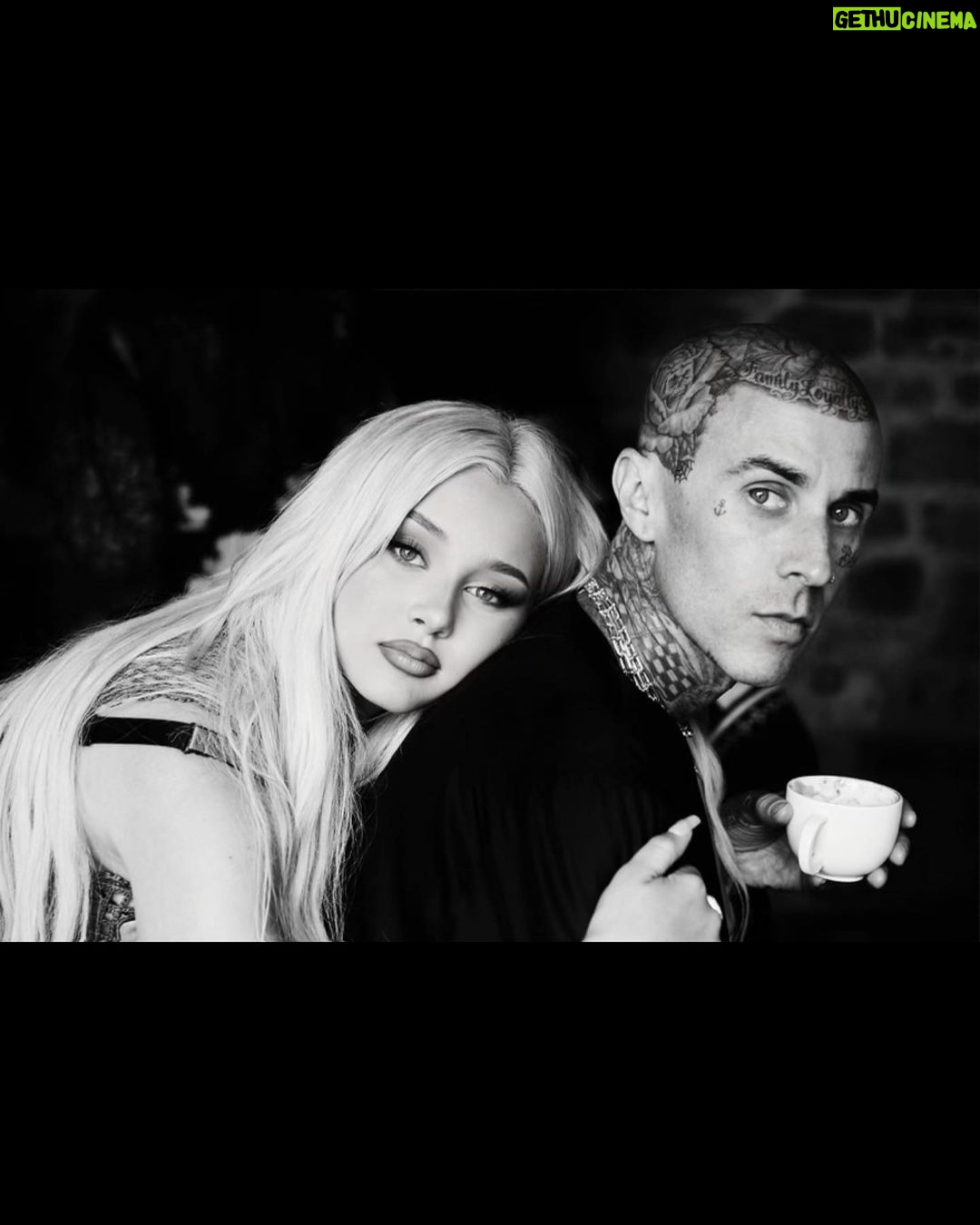 Travis Barker Instagram - Happy Birthday @alabamaluellabarker I can’t believe you’re 17! I’m so proud to call you my daughter. God blessed me with you and I’m forever grateful. Blessings to you on this special day. I love you ♾️ ❤️