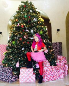 Travis Barker Instagram - Happy Birthday @alabamaluellabarker I can’t believe you’re 17! I’m so proud to call you my daughter. God blessed me with you and I’m forever grateful. Blessings to you on this special day. I love you ♾️ ❤️