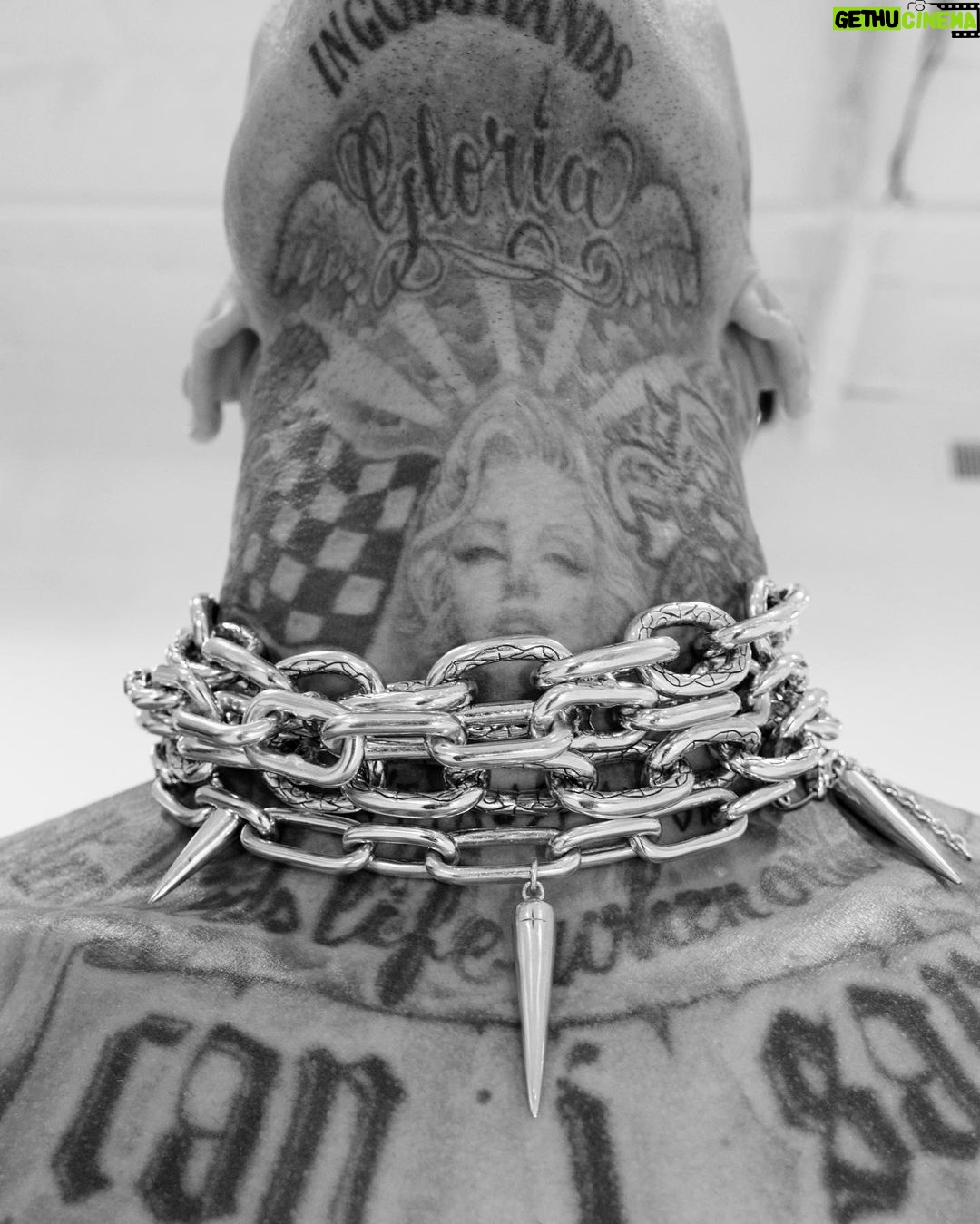 Travis Barker Instagram - Designed some cool jewelry pieces with my friends @clocksandcolours 🧷☠️⛓️