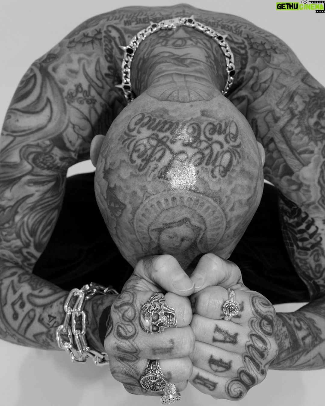 Travis Barker Instagram - Designed some cool jewelry pieces with my friends @clocksandcolours 🧷☠️⛓️
