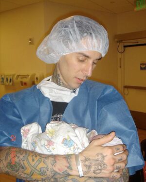 Travis Barker Instagram - Happy Birthday my beautiful daughter. I can’t believe my baby is 18 and all grown up. Being your Dad is the biggest joy in the world. May you be surrounded by love and all your favorite things today and forever! I’m so proud of you and I love you so much @alabamaluellabarker ❤️