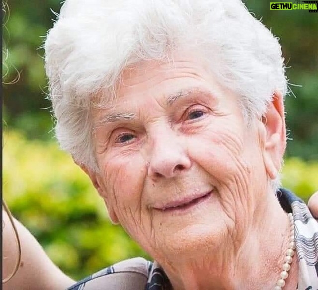 Trevor Donovan Instagram - Suzanne Hoylaerts age 90, dies of #covıd19 after refusing a respirator, telling her doctors "Save it for the youngest [who need it most], I've already had a beautiful life." Not all Heroes wear capes! May her kind soul rest in peace. 🙏 #alonetogether