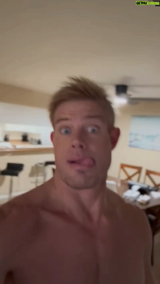 Trevor Donovan Instagram - Happy Thanksgiving, y'all! 🤘 💚 Are you staying home or heading elsewhere? #thanksgiving #coldplunge