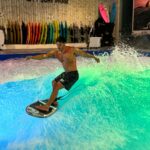 Tristan Defeuillet-Vang Instagram - Le flow c’est juste grâce au short @pmp_factory 🦋🏄‍♂️ City Surf Park