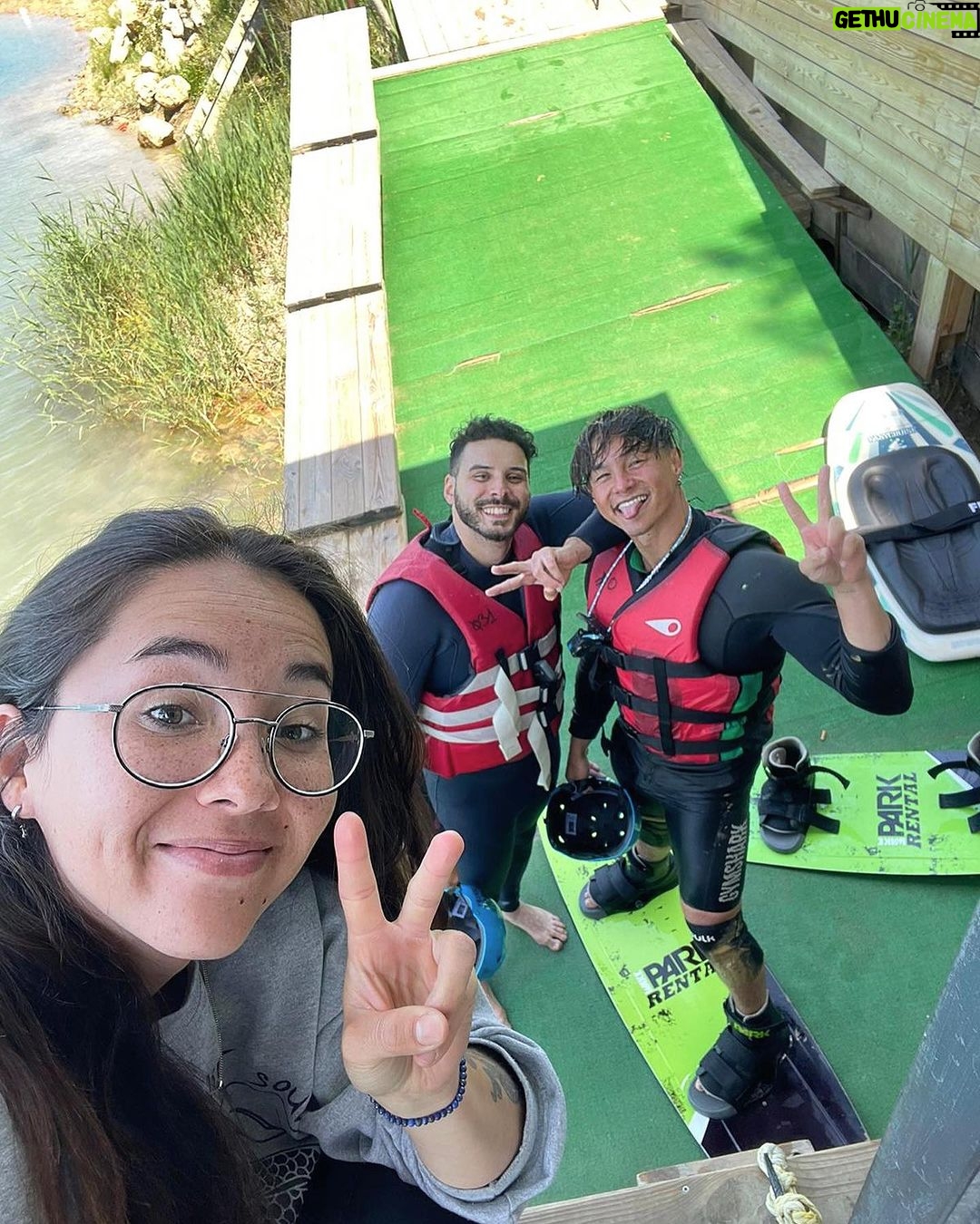 Tristan Defeuillet-Vang - 17.1K Likes - Nouvelle vidéo en ligne, un vrai PMP comme on les aime 😮💨🤌🏽
1) premier jour 😎
2) en plein try-hard pour tenter de rentrer le backflip
3) dire bonjour à un module avec son genou
4) taux de ressemblance 100%
5) @dylou_yt qui shoot his shot
6) @tanguy_sml qui veut plus filmer
7) des riders qui ont AUCUNE idée de ce qui les attend
8) un bon 95B
Merci @pierre.ltz_ pour la 2eme vidéo 🤍
