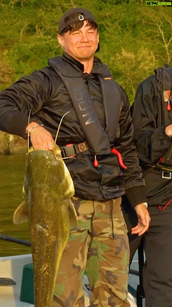 Tristan Defeuillet-Vang - 40.8K Likes - J’ai péché un poisson plus grand que moi… mais ça c’est pas vraiment passé comme prévu… 🫣
@federation_nationale_peche 🤍🐟