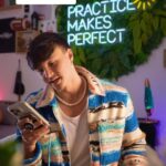 Tristan Defeuillet-Vang Instagram - Et toi, t’aurais pu faire « mieux » ? ☀️ Lyon, France