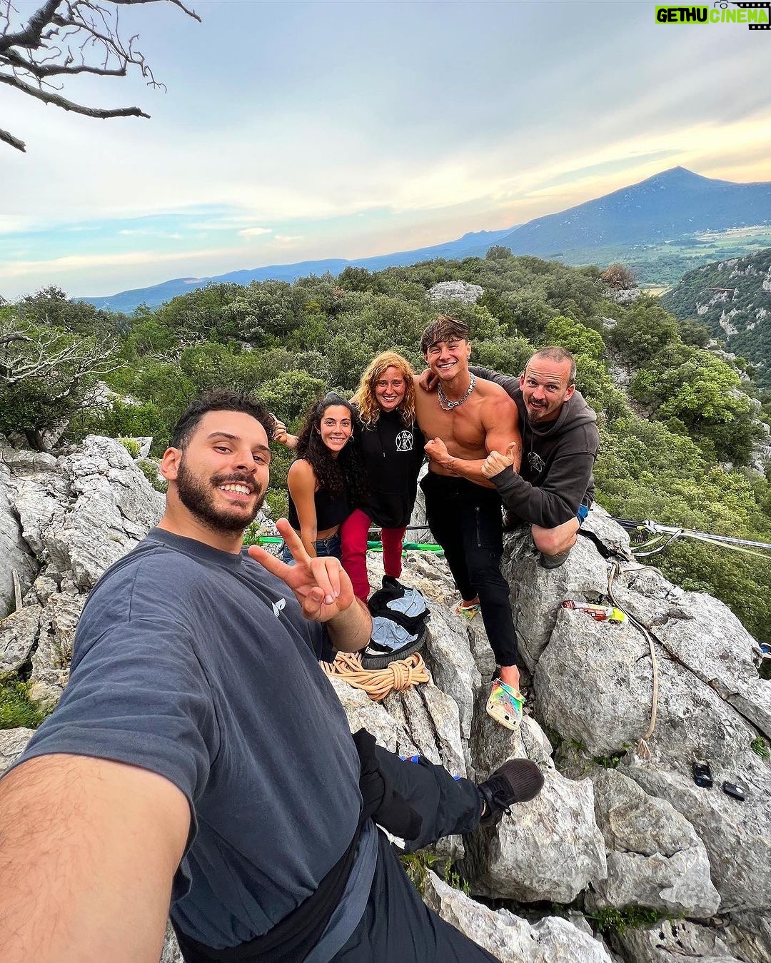 Tristan Defeuillet-Vang - 18.4K Likes - Tellement busy en ce moment que j’ai même pas pu vous poster ces BTS plus tôt 😮💨
Petit retour en arrière sur ce dernier PMP #Highline (#4 des tendances YouTube 🥰)
Merci du love & du soutien permanent la team 🤍
Tu sais quoi faire si tu l’as pas encore vu eheh 👀
