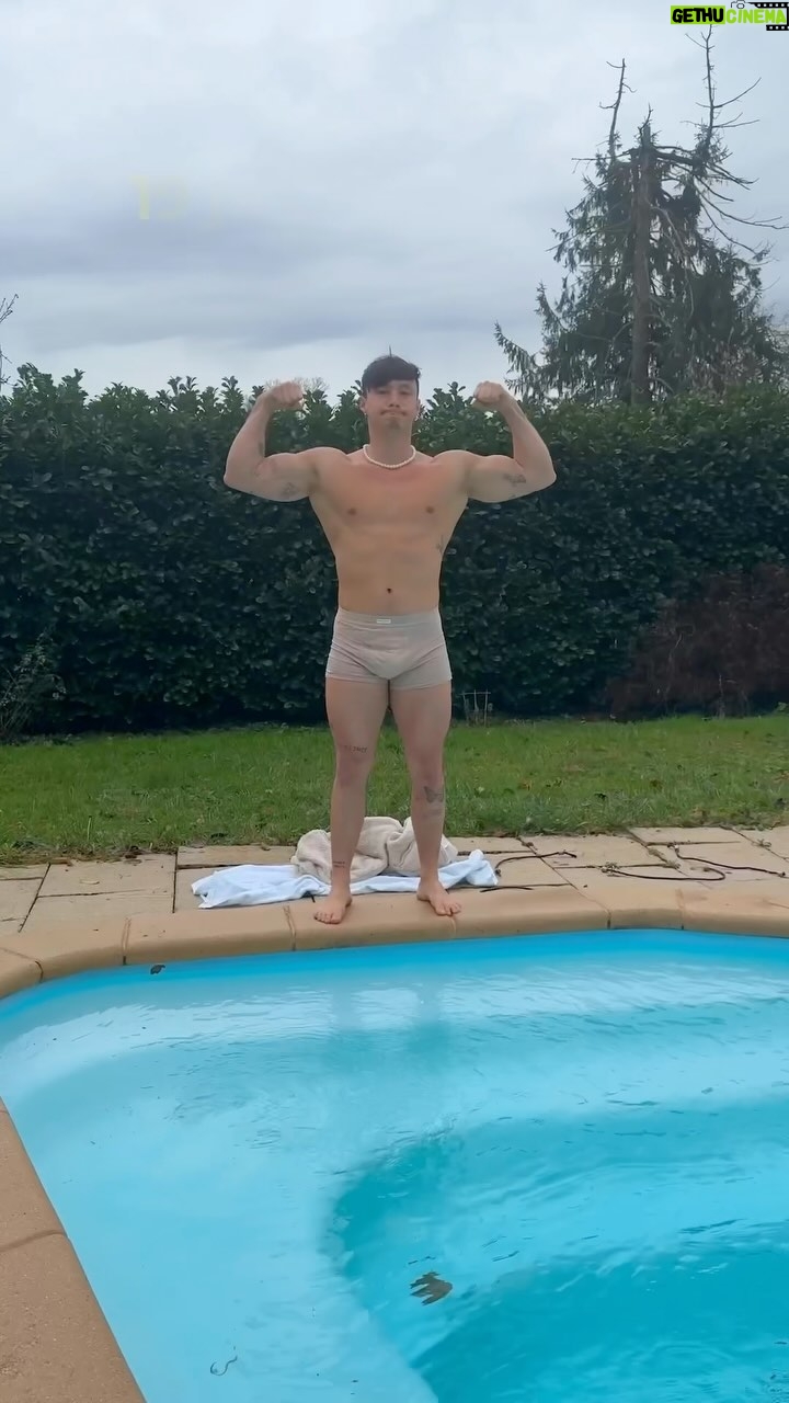 Tristan Defeuillet-Vang - 12.8K Likes - Jour 3 merci au revoir ❄️😂
@dylou_yt mtn on peut officiellement l’appeler DYLOUTRE 🦦
#BainFroid #ColdPlunge