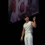 Tristan Defeuillet-Vang Instagram - Petit Tristan qui s’est construit en regardant 3 TEDx par jour aurait du mal à croire que ces photos sont réelles et pourtant… 🥹🤌🏽 LA MIF ON A FAIT UN TEDx TALKS ZEBBBBBBBI 🤯😳😮‍💨😮‍💨 C’était CLAIREMENT l’expérience la plus STRESSANTE de ma vie et y’a trop de chose à dire en un seul post Insta’ alors… Je t’attends sur YouTube. À TOUT DE SUITE 🤍 Paris, France