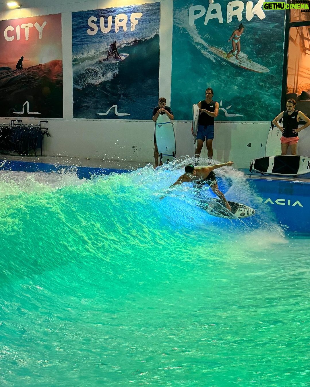 Tristan Defeuillet-Vang - 16.2K Likes - Le flow c’est juste grâce au short @pmp_factory 🦋🏄♂️