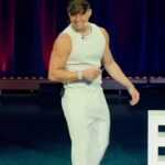 Tristan Defeuillet-Vang Instagram - « mais du coup c’est quoi ton vrai travail ? » 😮‍💨