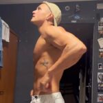 Tristan Defeuillet-Vang Instagram - Les gars avouez on fait TOUS ça 🤣😮‍💨