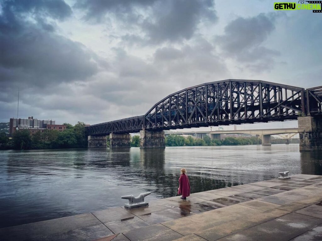 Troian Bellisario Instagram - Rainy day walks. Pittsburgh, Pennsylvania