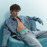 Troye Sivan Instagram – 🧎🏻‍♂️🧎🏻‍♂️🧎🏻‍♂️ @calvinklein feel pride campaign incoming 🩲❤️‍🔥 @joebrennarghh @miguelurbinatan #mycalvins #ad