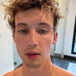 Troye Sivan Instagram - happy weekend to those who celebrate