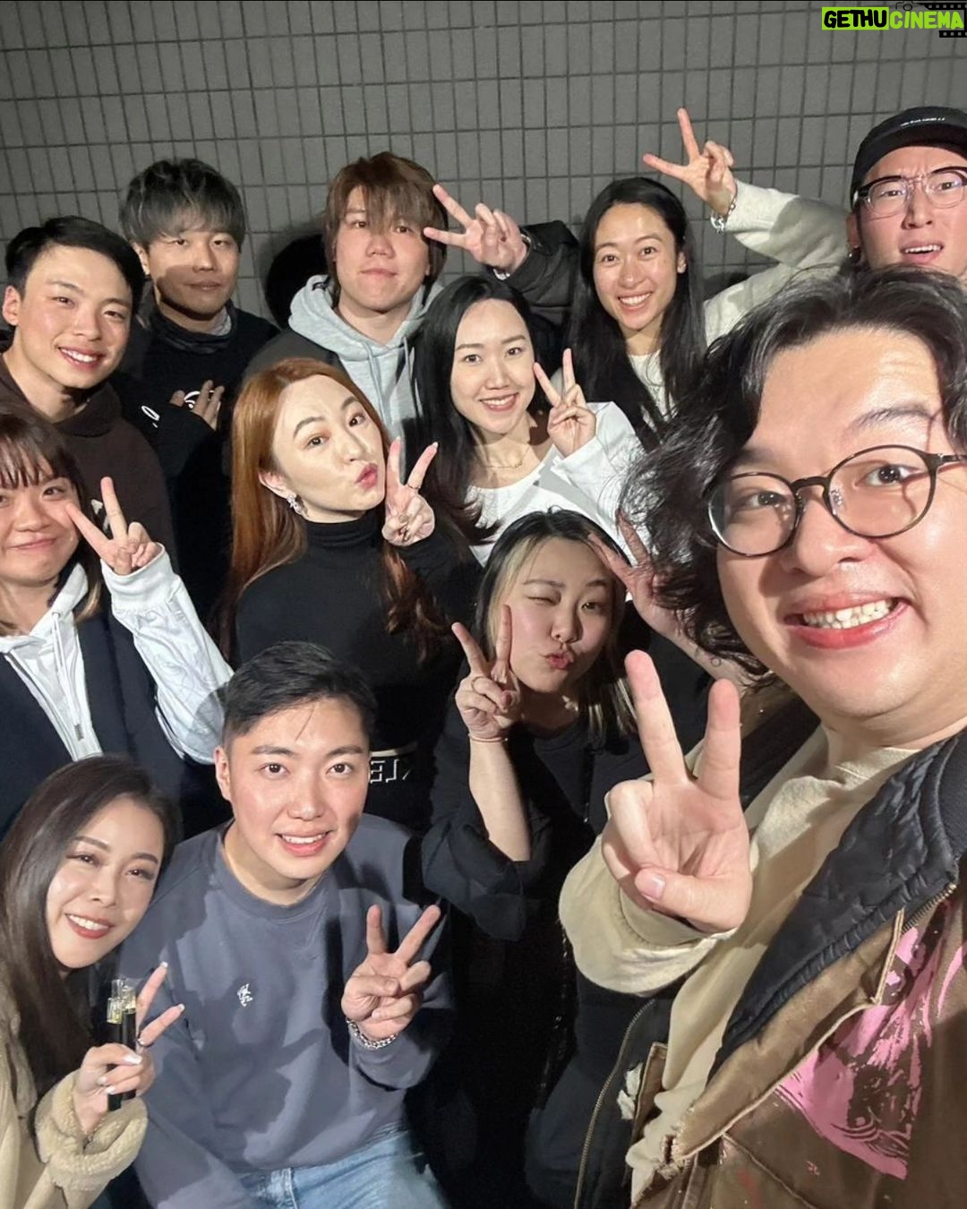 Tsui Ho-Cheong - 1K Likes - 十四年無見嘅同學
能夠約到半班出黎
一見番大家就認得
一開口大家都係咁on
開初個個都話驚尷
尷下尷下咪一樣咁開心
有趣的CT06A
。
#約下啦 #咁耐無見
#徐浩昌 #肥腸 #肥昌 #演員
#銀河海潤演藝有限公司