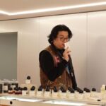 Tsui Ho-Cheong Instagram – 適逢假日
搵間好餐廳
再揀支靚香水
其實都幾美好啊～
。
咁美好嘅日子
隔離點解要係你 @sumiremak
同埋你痾屎可以唔使再話我知😂
。
#掛住大家 #所以浦下頭
#係時候出多啲event
#肥腸 #徐浩昌 #演員
#銀河海潤演藝有限公司
