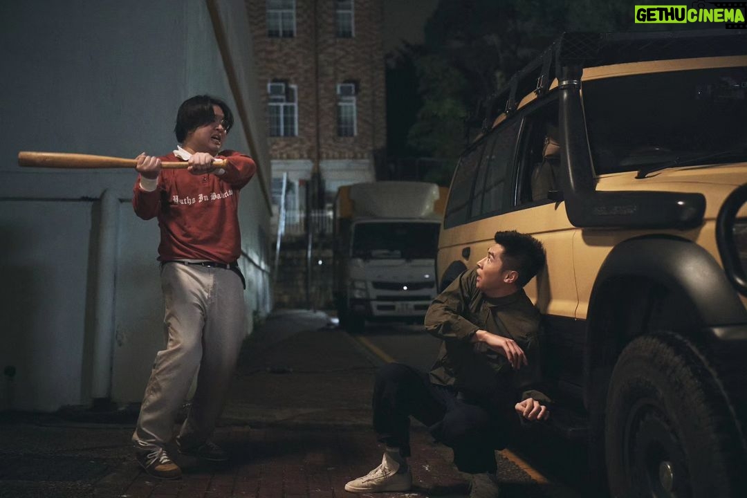 Tsui Ho-Cheong - 1K Likes - 在《不日成婚2》中
有兩場因片長問題剪走了
啊 啲心血啊
好想多啲喺大銀幕出現啊
但係套戲咁好睇又嬲唔落喎
唯有醒幾張劇照比大家幻想下
。
雖然剪走左兩場
不過放心喎
依然有我架✌🏻
。
同埋成套戲都真好睇
仲搞到人又笑住喊咁
男人老狗流馬尿
好醜怪架嘛
記得入場睇戲啊!
。
@readyorrot
#不日成婚2 #英皇電影
#今日正式上映
#徐浩昌 #肥腸 #演員
#銀河海潤演藝有限公司