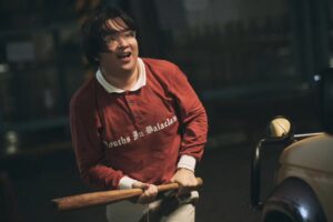 Tsui Ho-Cheong Instagram - 在《不日成婚2》中
有兩場因片長問題剪走了 
啊 啲心血啊 
好想多啲喺大銀幕出現啊
但係套戲咁好睇又嬲唔落喎
唯有醒幾張劇照比大家幻想下
。
雖然剪走左兩場 
不過放心喎 
依然有我架✌🏻
。
同埋成套戲都真好睇
仲搞到人又笑住喊咁
男人老狗流馬尿 
好醜怪架嘛
記得入場睇戲啊！
。
@readyorrot
#不日成婚2 #英皇電影
#今日正式上映
#徐浩昌 #肥腸 #演員
#銀河海潤演藝有限公司