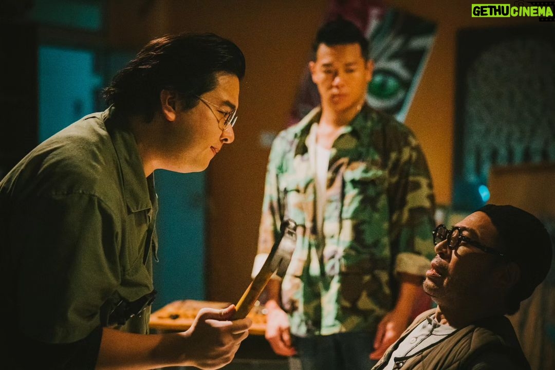 Tsui Ho-Cheong - 1K Likes - 終於 終於
終於有機會飾演一個
純純正正嘅壞蛋!
。
《夜校》
不是恐怖片~
唔嚇你 係氹大家開心嘅呢
。
欲知後事如何
請入戲院看過究竟
。
#夜校 #11月2日 #正式上映
#聽講呢幾日好多優先場
#徐浩昌 #肥腸 #演員
#銀河海潤演藝有限公司