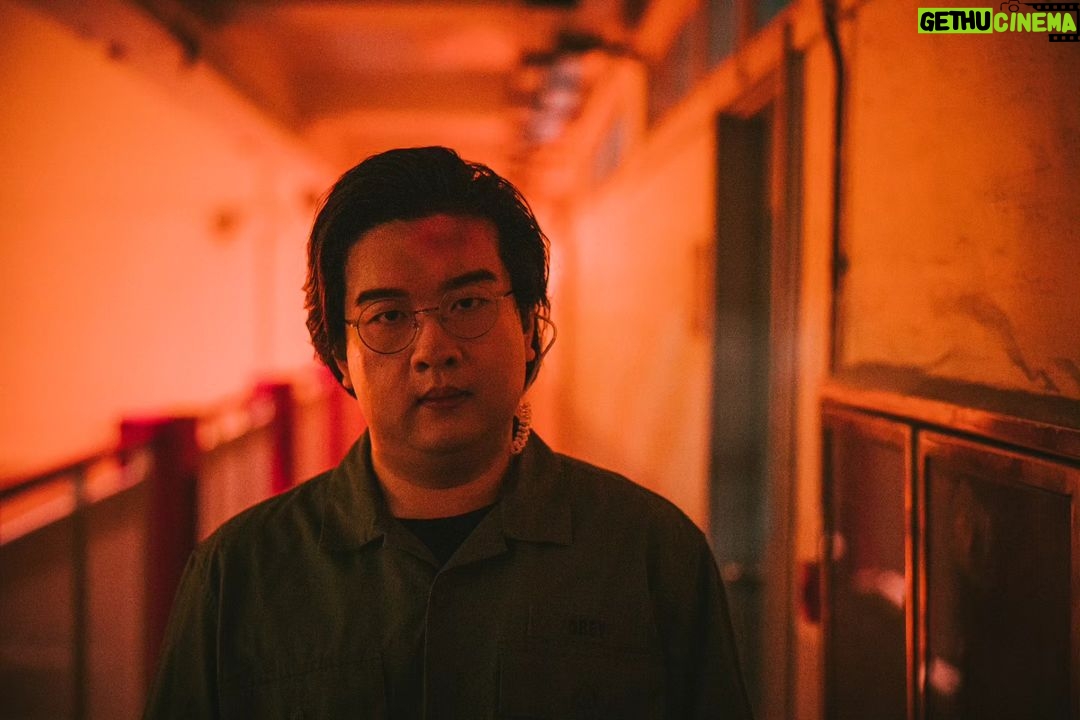 Tsui Ho-Cheong - 1K Likes - 終於 終於
終於有機會飾演一個
純純正正嘅壞蛋!
。
《夜校》
不是恐怖片~
唔嚇你 係氹大家開心嘅呢
。
欲知後事如何
請入戲院看過究竟
。
#夜校 #11月2日 #正式上映
#聽講呢幾日好多優先場
#徐浩昌 #肥腸 #演員
#銀河海潤演藝有限公司