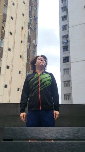 Tsui Ho-Cheong Instagram - 尋找自我的道路
遇上迷失的自我
是尋真我的必經階段
放心向前走吧 
讓我來告訴你
真我就在前方，佢識路
。
#回甘 #甘甜
#肥腸 #徐浩昌
#銀河海潤演藝有限公司