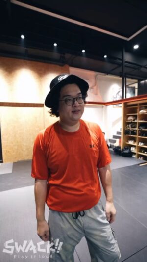 Tsui Ho-Cheong Instagram - 只要有專業嘅被打員
打人果個就可以好好打
好玩 幾時再有堂上🧏🏻‍♂️
。
@swack.team 
@germancheung 
@tsztungtonywu 
@locker_94 
。
#上一堂有呢個身手算係咁啦
#一個願打一個願挨 
#SwactReelThemeClass
#動作演練 
#好似黎緊再開班
。
#肥腸 #徐浩昌 #演員
#銀河海潤演藝有限公司