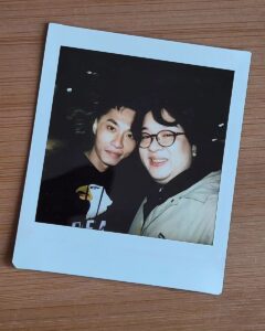 Tsui Ho-Cheong Instagram - 啊～ 原來個世界真係好細 。 唔係啊 個世界依然好大 緣份呢樣野卻很奇妙 願大家繼續隨心所欲 一呼一吸好好活著 愛大家 愛惜身邊的所有 用愛去感染這個世界 多謝～ 。 #徐浩昌 #肥腸 #演員 #銀河海潤演藝有限公司