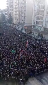Tuğçe Kazaz Instagram - İsveç’te Türkiye büyükelçiliği önünde Kur’an’a yapılan saldırı kabul edilemez. İsveç’in büyükelçiliği kapatılmalı, ilişkiler dondurulmalı ve Müslüman ülkeler bunu yapmaya teşvik edilmeli. Ayrıca Kur’an’a yapılan bu alçakça saldırıya ses çıkartan Batman’a da selam olsun. The attack on the Quran in front of the Turkish Embassy in Sweden is unacceptable. The Swedish embassy should be closed, relations should be frozen and Muslim countries should be encouraged to do the same. Greetings also to Batman that took action against this despicable attack on the Quran. #Quran #Kuran
