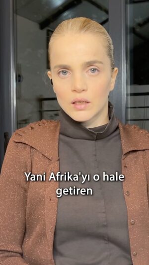 Tuğçe Kazaz Instagram - Bu kanla, bu genle, bu ruhla…

#geleceknesiller #kaynaklar #ortadoğu #afrika #Türkiye #insanlık #gen #ruh #kan #yaratılış #açlık #aşırıüretim #karbonayakizi #iklimkrizi #seragazı #doğa #sanayi #tüketimtoplumu #yeraltıkaynakları #kızılderililer #bosna #srebrenitsa #soykırım #göçyolları #göçmenler #tuğçekazaz #tugcekazaz
#reels #instagramreels #reelsvideo