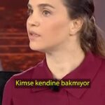 Tuğçe Kazaz Instagram - KİMSE KENDİNE BAKMIYOR! #islam #müslüman #inanç #gerçekinanç #doğrular #kuranıkerim #kuran #tuğçekazaz #tugcekazaz #reels #reelsvideo #instagramreels