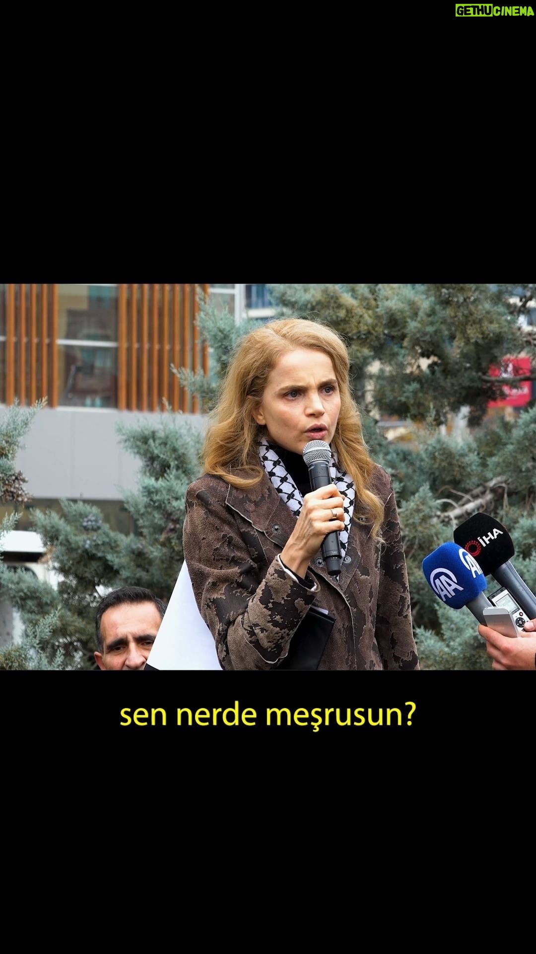 Tuğçe Kazaz - 41.3K Likes - KOVULDUĞUN AVRUPA'YA GİT SEN ORDA MEŞRUSUN!
#tugcekazaz #tuğçekazaz