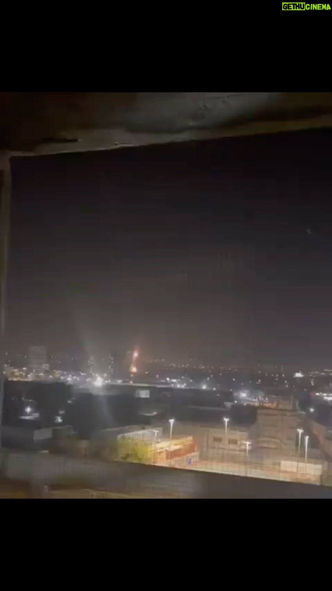 Tuğçe Kazaz - 25.1K Likes - Filistin Direnişi’nin attığı füzelere karşılık veren Demir Kubbe yine Tel Aviv’deki bir binayı vurdu. Demek ki çok sayıda füze atılınca Demir Kubbe sisteminin kafası karışıyor. Madem ki Demir Kubbe’nin zaafı bu, o zaman devamlı sonuç almak için tek tük füze saldırısı yerine çok sayıda füzeyle aynı anda saldırması gerekiyor.
#filistin #özgürfilistin #palestine #freepalestine #gaza #gazaunderattack #demirkubbe #theirondome #gazze #gazzedekatliamvar #netanyahu #telaviv #turkiye #turkey #tuğçekazaz #tugcekazaz #reels #reelsinstagram #viral #keşfet #keşfetteyiz