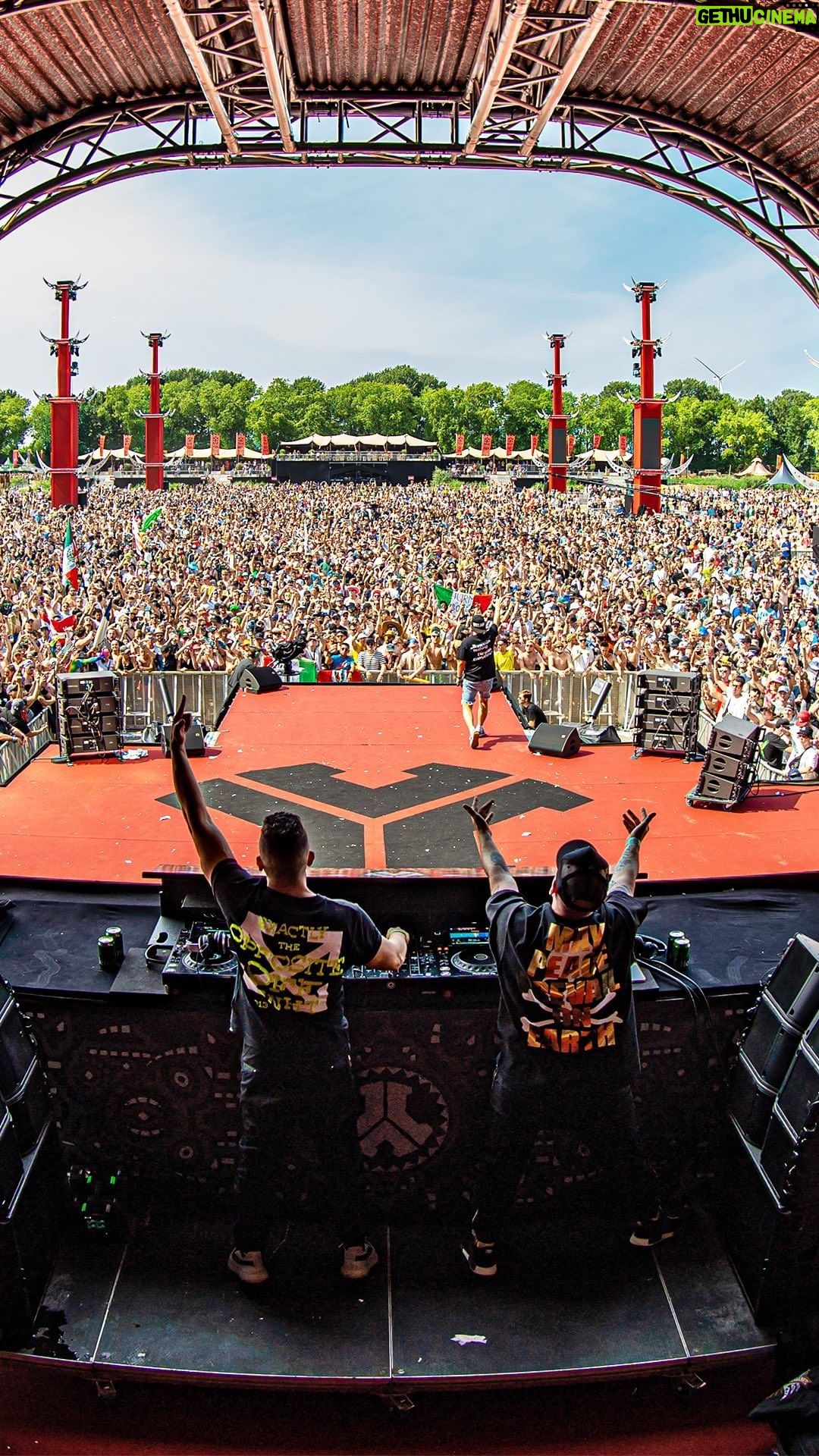 Tuneboy Instagram - The Iconic Italian hardstyle duo TNT presents a captivating track that tells the story of ‘Rhythm’, the essence of not only modern dance music but also the beating heart of many generations before. This dynamic track creates a pulsating energy that transcends different genres. Pre-save it now via link in stories as it will be released this Friday on Q-dance Records. 🪘🕺🏼 #qdancerecords #tnt #rhytm