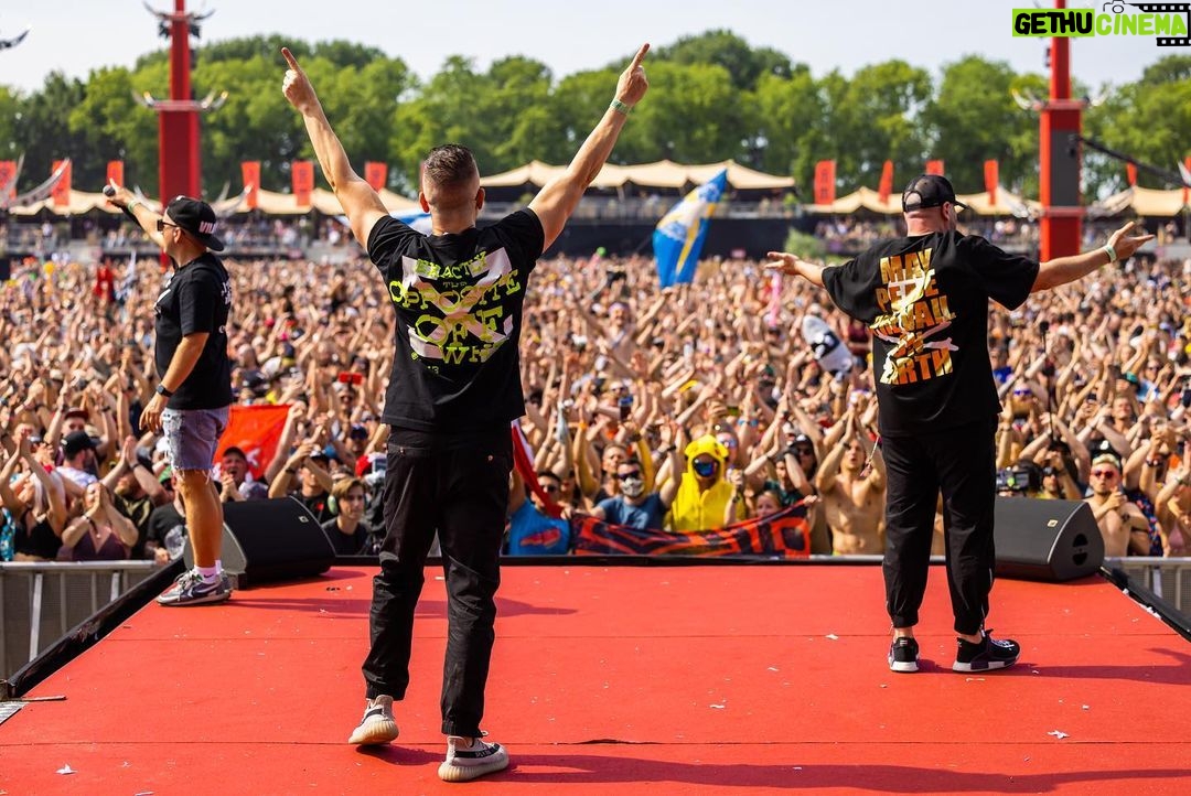 Tuneboy Instagram - DEFQON 2023 #tnt #technoboy #tuneboy #hardstyle #defqon1 #defqon #qdance #reversebass #holland #festival #rave #techno #hardtechno #hardstyleismystyle #ravegirls #mainstage #earlyhardstyle #musicfestival #hardstylemusic #hardstylefamily Defqon 1 - Biddinghuizen