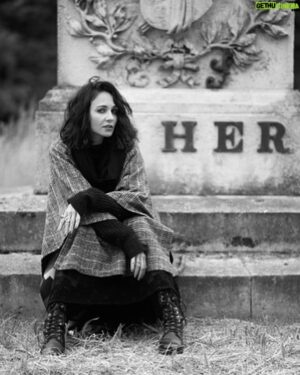 Tuppence Middleton Instagram - beside my favourite grave 📷 by @joelynntw