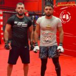 Tural Ragimov Instagram - Menim eziz qardawim menim gozumde sen her zaman cempionsan men inaniram Ki sen o kemeri geri qaytaracagsan bawini dik tut CHAMPION @vugar_karamov