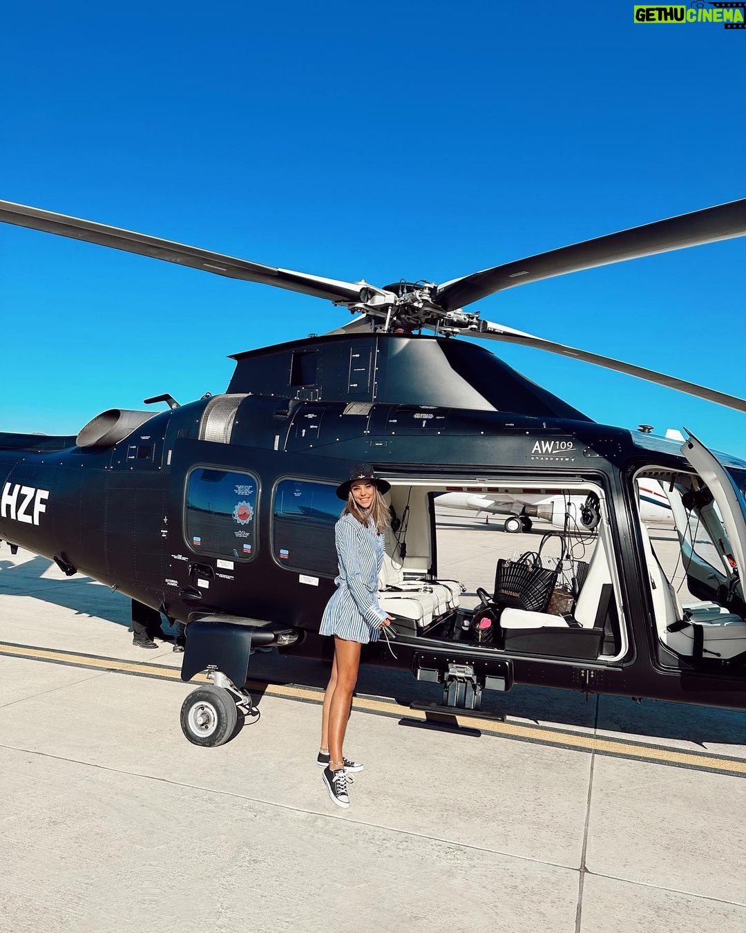 Tuvana Türkay - 110.7K Likes - 💙🇬🇷🤍