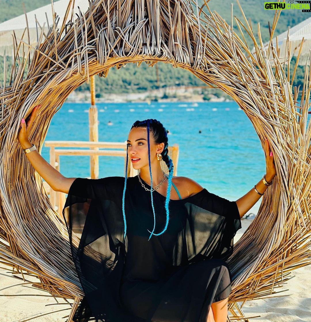 Tuvana Türkay - 127.2K Likes - @titanicluxurycollection 💙🦋