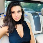 Tuvana Türkay Instagram - 🖤