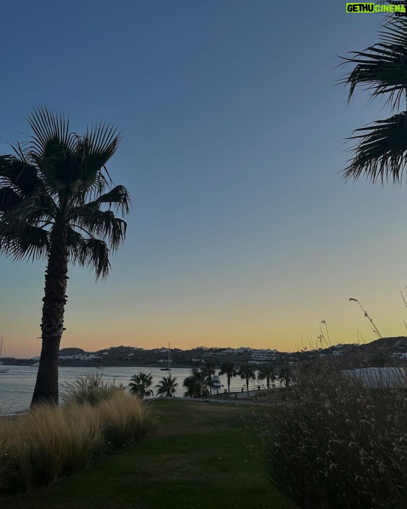 Tuvana Türkay Instagram - 🇬🇷 Santa Marina, a Luxury Collection Resort, Mykonos