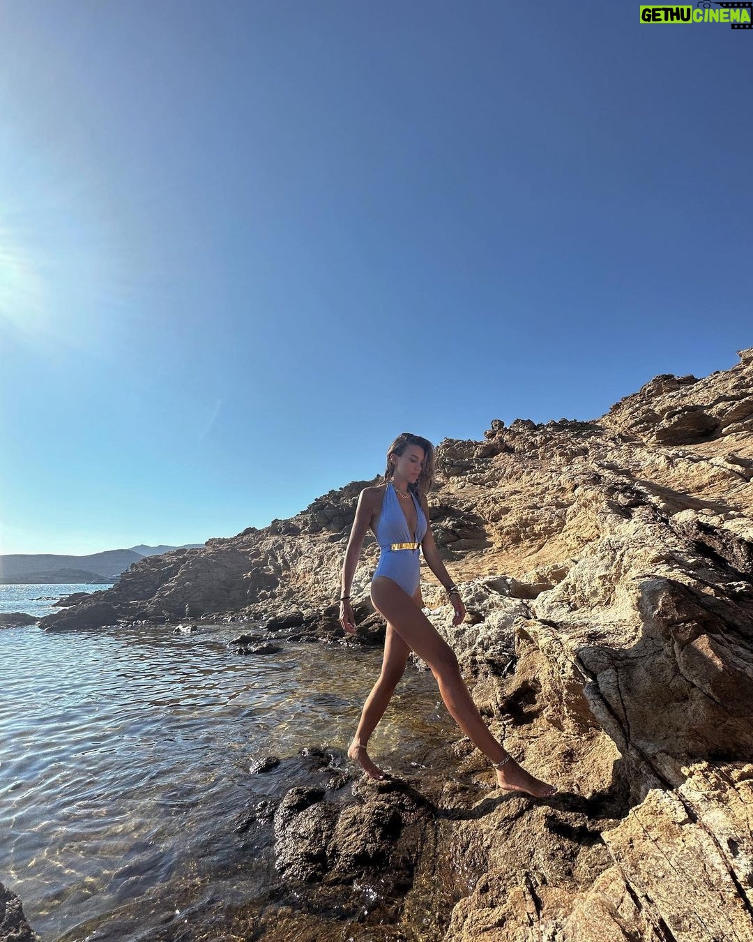 Tuvana Türkay - 180.8K Likes - 🪨