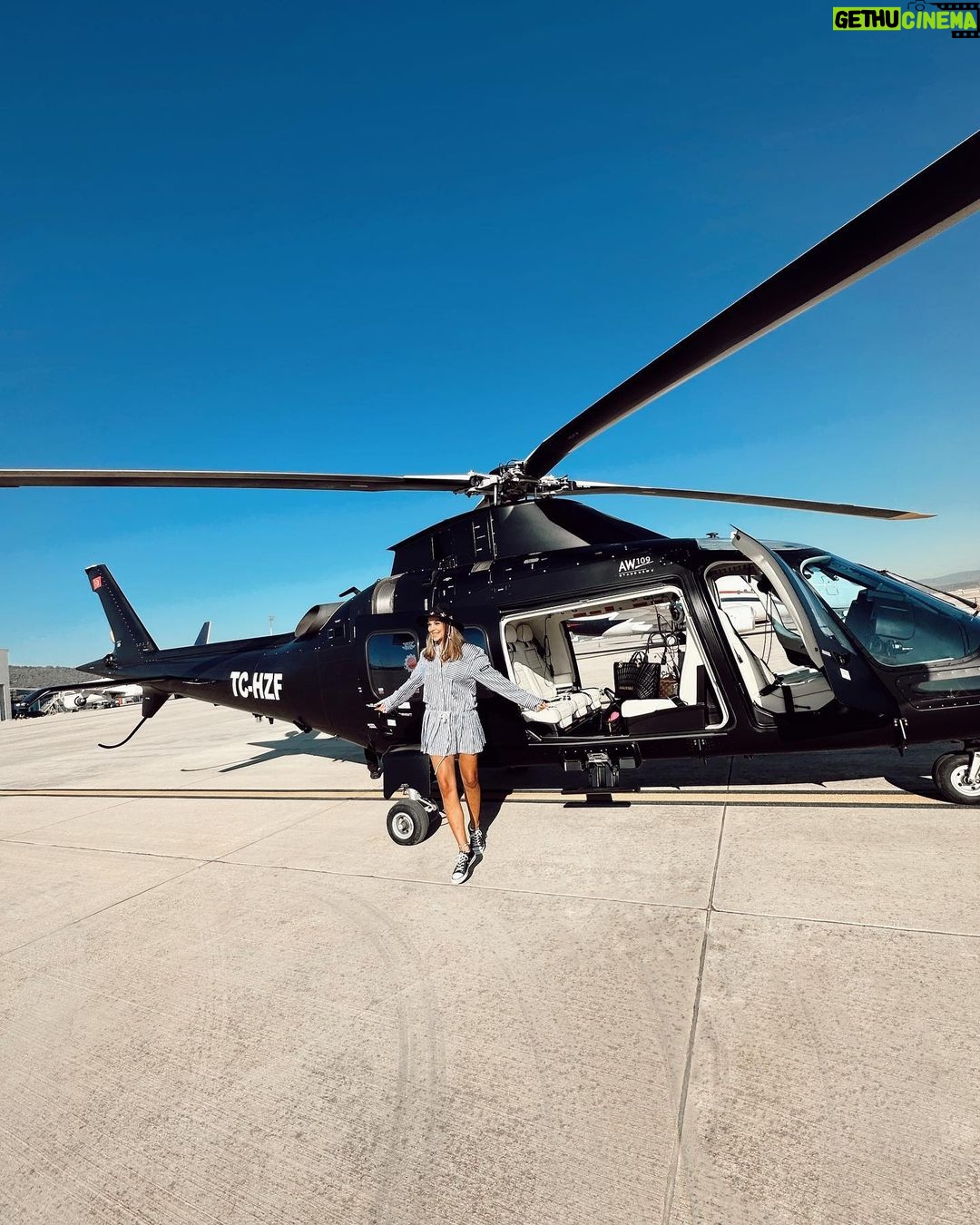 Tuvana Türkay - 110.7K Likes - 💙🇬🇷🤍